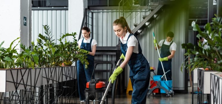 Where can I book reliable commercial cleaning in Logansport, IN
